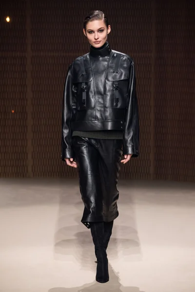 Look 53
